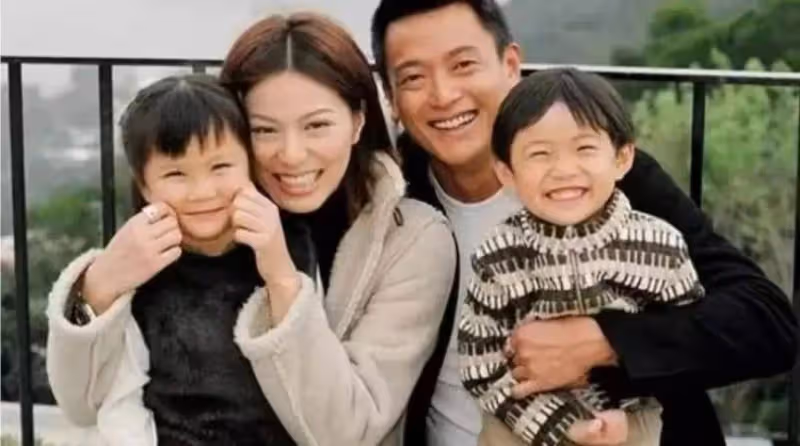 被封人渣稱號!TVB前知名小生來內地突變情感主播卻遭網友狠批:活該被劈腿