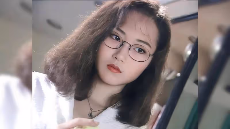 香港長腿女神萬綺雯近況曝光!曬國風照被贊凍齡,與老公堅持丁克