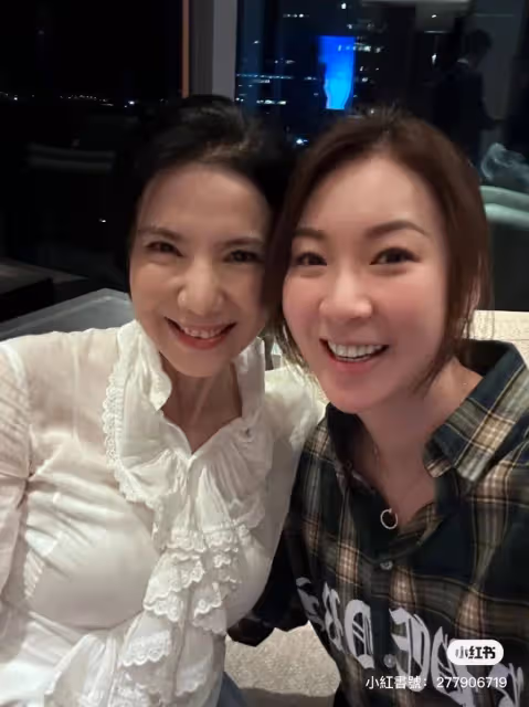 香港「性感大嫂」被勸復出,多個角色深入人心,之前宣布與小七歲丈夫離婚