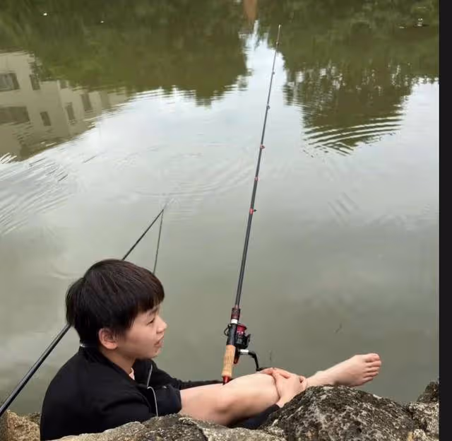 全紅嬋回老家!釣魚摘果子,鋤地炒菜無所不能,不怕別人說閒話