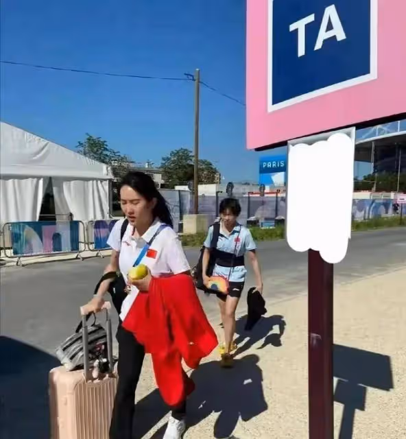 撒貝寧問陳若琳:全紅嬋老家擺酒你出份子錢嗎?陳若琳高情商回復