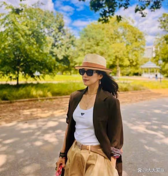 章子怡親哥為妻子慶生!章子男好像變老了,婚姻比妹妹幸福太多