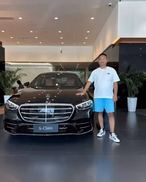 網紅小啊giao連提多輛豪車,達到人生巔峰,網友吐槽你我都有責任
