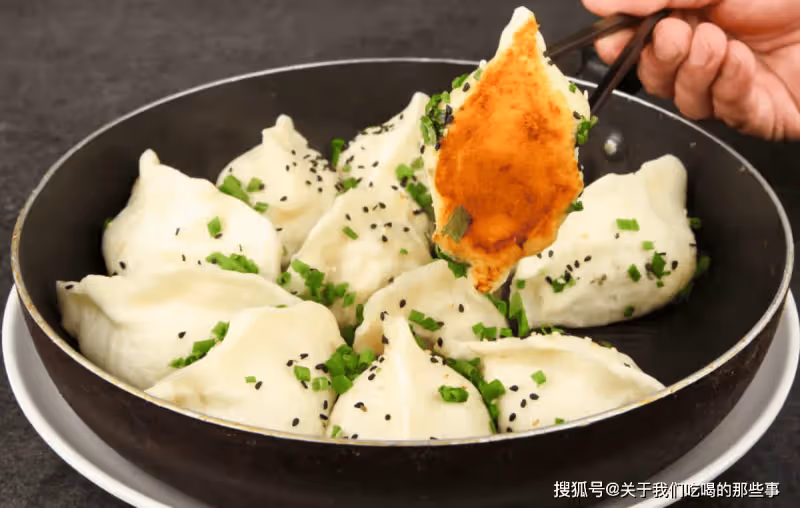 做水煎包,學會和面、煎制的技巧,在家也能輕鬆做,誰做誰成功