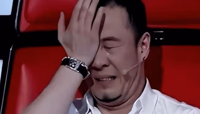 他得罪楊坤20年未來往,靠好友張嘉益翻紅,55歲依然單身無子女