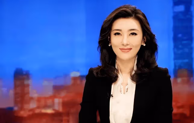 14歲輟學,18歲逃婚,從農村妹到央視一姐,風光背後有辛酸