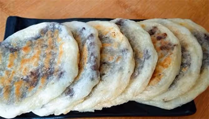 發麵豆沙餅最簡單做法,不擀麵不揉面,擠一擠,轉一轉,香甜柔軟