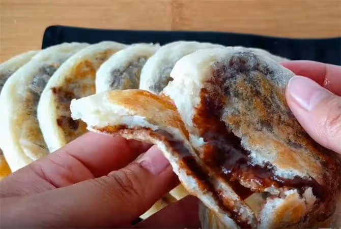 發麵豆沙餅最簡單做法,不擀麵不揉面,擠一擠,轉一轉,香甜柔軟