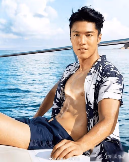 TVB小生代言CK大秀身材！網民大讚不虧是最火男星