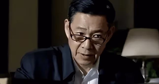 扇老婆巴掌,罵親兒子丑,又一老戲骨人設崩塌,他憑什麼被誇真男人?