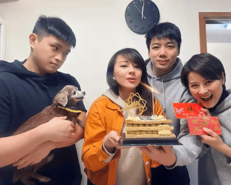 恭喜!TVB老戲骨突然宣布當外婆,女兒秘密結婚後生女
