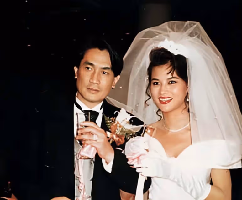 恭喜!TVB老戲骨突然宣布當外婆,女兒秘密結婚後生女