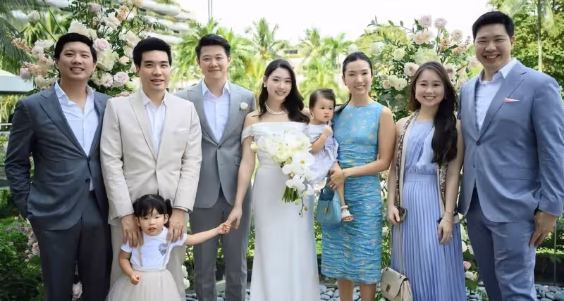 恭喜!香港豪門千金在巴厘島大婚,嫁普通人自曝婚紗是租的