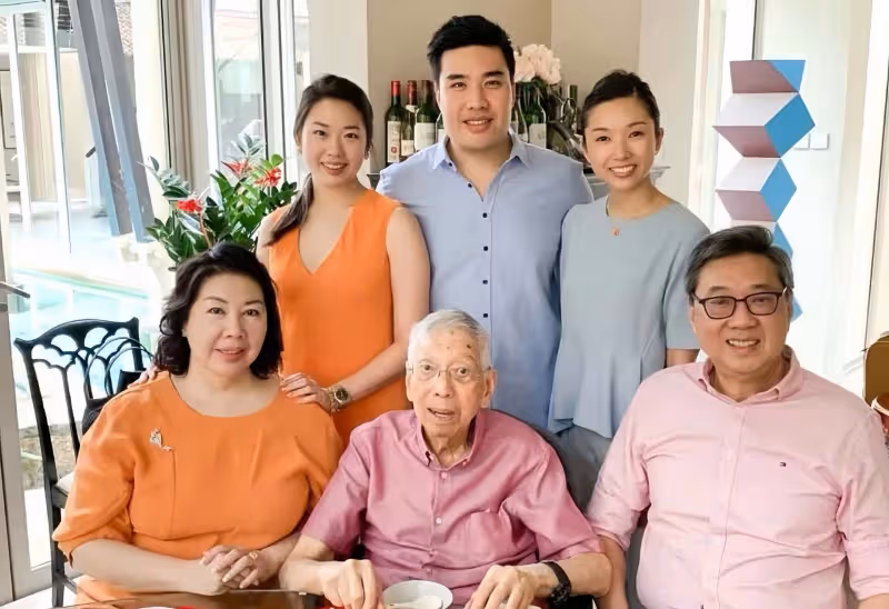 恭喜!香港豪門千金在巴厘島大婚,嫁普通人自曝婚紗是租的