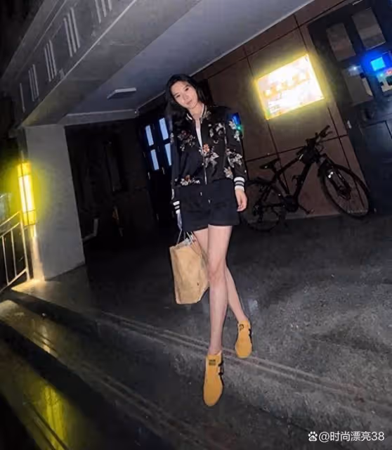 25歲美女網紅自殺:在前夫家喝農藥無人阻攔,更多內情曝光