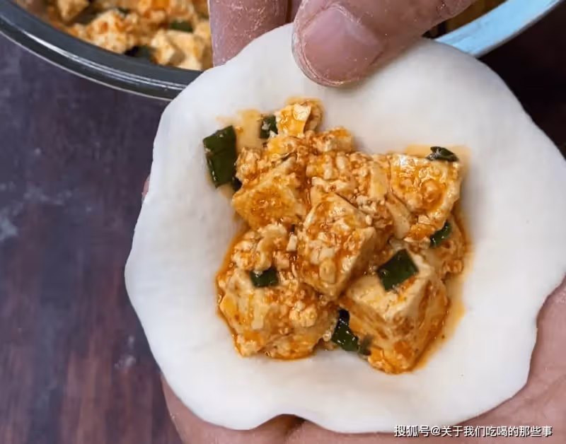 做豆腐餡包子,豆腐千萬不要直接包,也不要炒,教您正確的做法