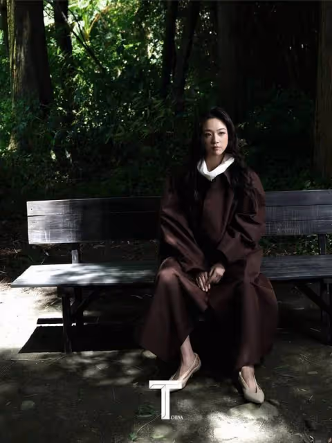 8月16日湯唯夏秋雜誌大片曝光，復古時尚造型讓人眼前一亮，網友：這氣質絕了
