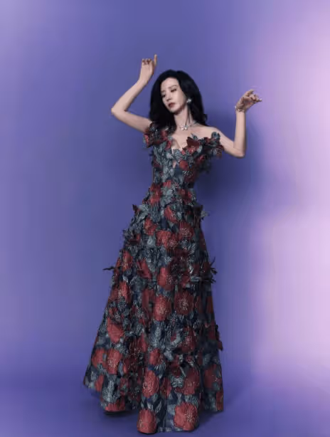 43歲張萌現狀:穿晚禮服身材太優秀,狀態簡直是太好了!