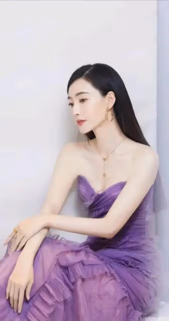 王麗坤:不靠濃妝艷抹的素顏女神,演技與氣質齊飛,低調實力派如何征服觀眾