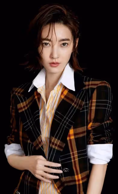 王麗坤:不靠濃妝艷抹的素顏女神,演技與氣質齊飛,低調實力派如何征服觀眾