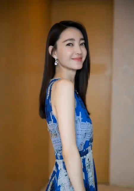 王麗坤:不靠濃妝艷抹的素顏女神,演技與氣質齊飛,低調實力派如何征服觀眾