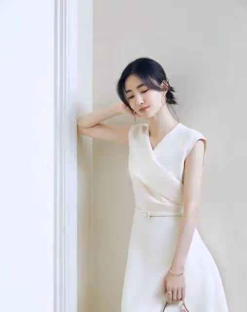王麗坤:不靠濃妝艷抹的素顏女神,演技與氣質齊飛,低調實力派如何征服觀眾