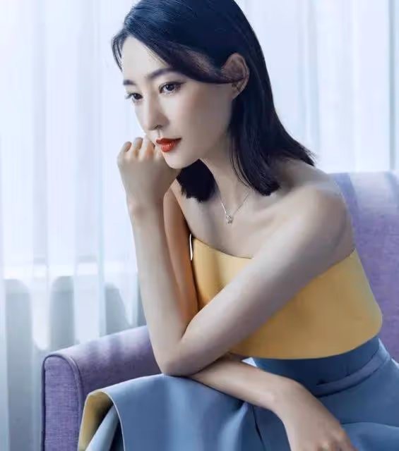 王麗坤:不靠濃妝艷抹的素顏女神,演技與氣質齊飛,低調實力派如何征服觀眾