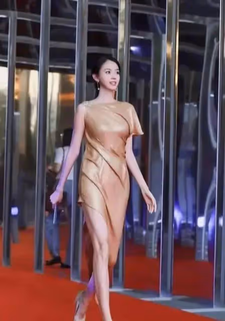 張梓琳驚艷蛻變!從國民女神到多棲藝人,她的成功秘訣竟是這3點?