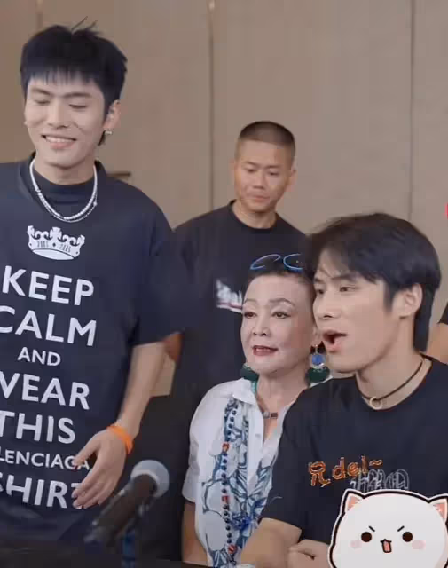 直播電商還得看小楊哥!哈登和張蘭做客直播間,各類產品又賣爆了