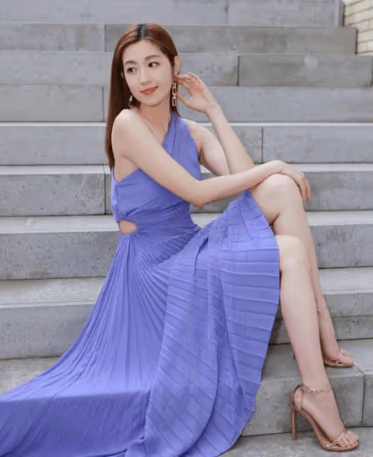 TVB花旦19歲處女作出土!超清純堪稱第一代宅男女神:出道即巔峰