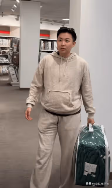 東北29歲女子花50萬買美國精子,執意接連生下混血3胎,如今怎樣