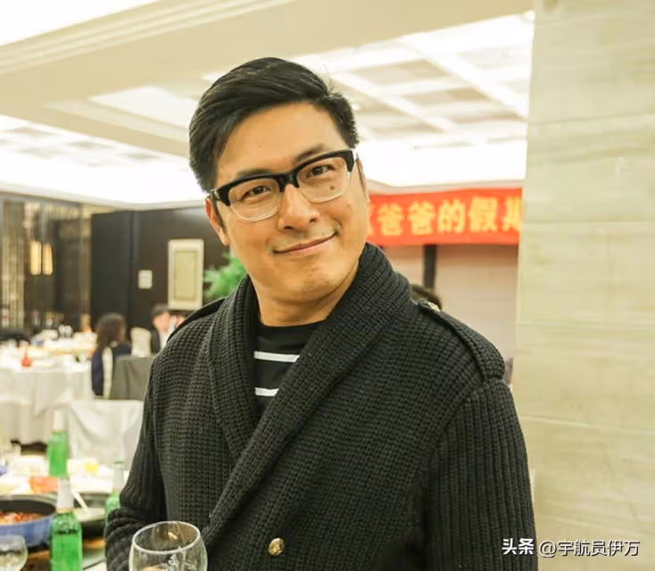 離婚3年，才看懂王岳倫的這盤「大棋」，原來梁家輝真的沒說錯
