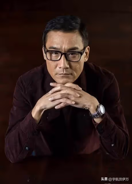 離婚3年，才看懂王岳倫的這盤「大棋」，原來梁家輝真的沒說錯