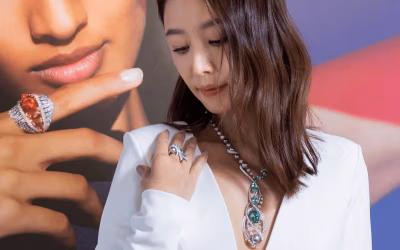 林心如減肥後台北首秀,戴千萬珠寶豪橫無比,大長腿搶盡風頭!