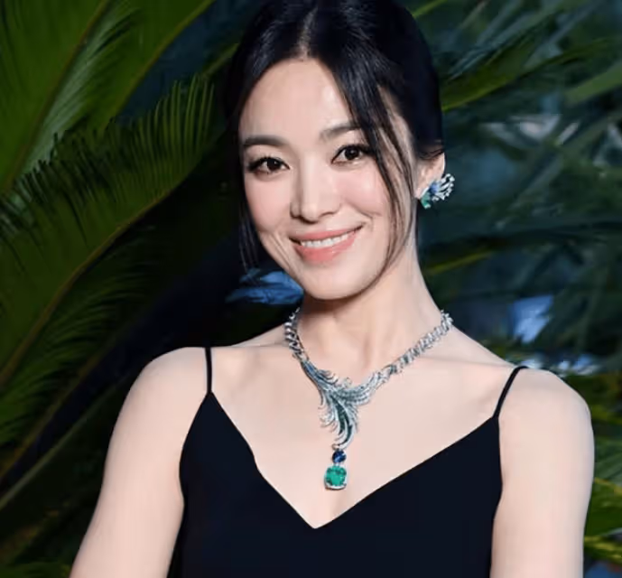 林心如減肥後台北首秀,戴千萬珠寶豪橫無比,大長腿搶盡風頭!
