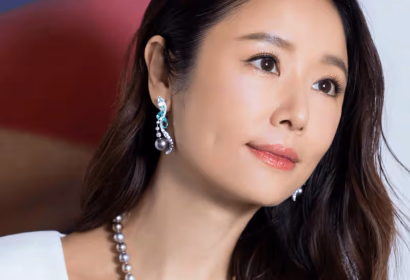 林心如減肥後台北首秀,戴千萬珠寶豪橫無比,大長腿搶盡風頭!