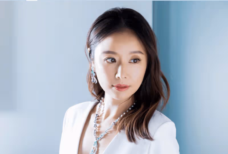 林心如減肥後台北首秀,戴千萬珠寶豪橫無比,大長腿搶盡風頭!