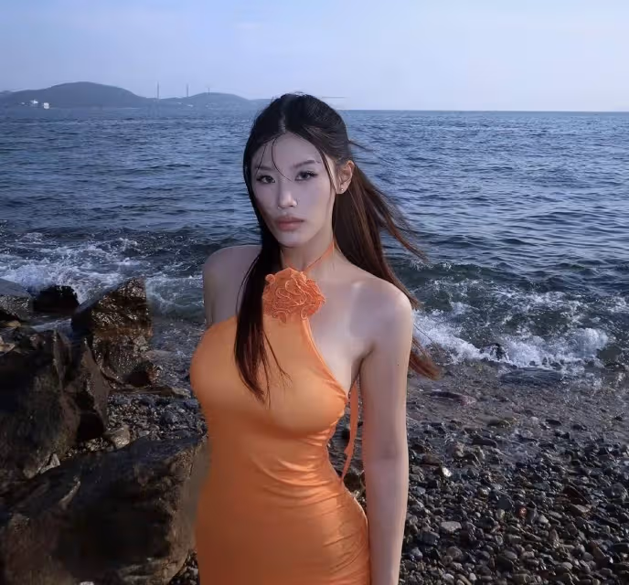 TVB新人女星新劇靠顏值走紅,因豐滿身材感困擾,受力捧火速上位