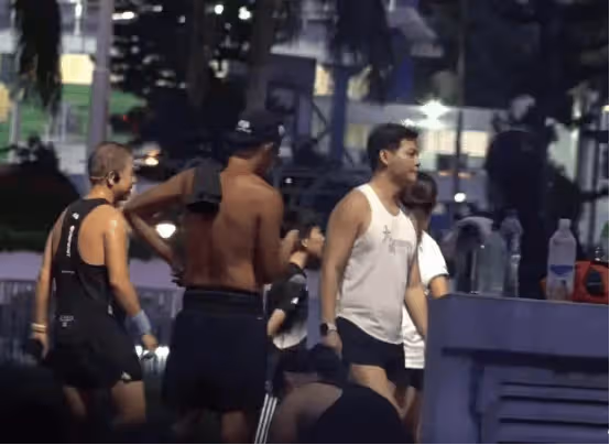香港知名女歌手情斷吳卓羲,戀鮮肉男星被目擊過夜,網友喊話公開啦