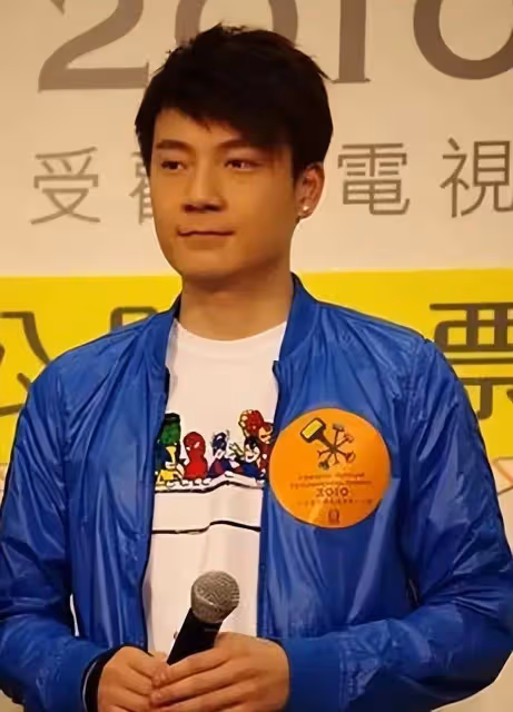 TVB綠葉發布驚嚇照片,場面血腥百無禁忌,網友紛紛讚揚表演專業