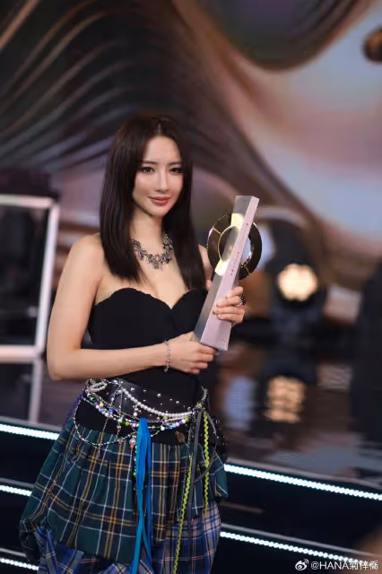 恭喜!TVB前主題曲一姐菊梓喬戀情曝光,對方是男團成員人氣高