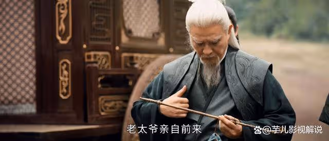 《少年白馬醉春風》唐老太爺帶著唐澤赴宴那一刻,便為唐門留下退路,太狡猾了