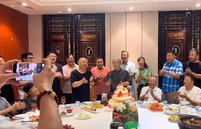 相聲界又一盛事！少馬爺馬志明80歲華誕，郭德綱等名家到場慶祝