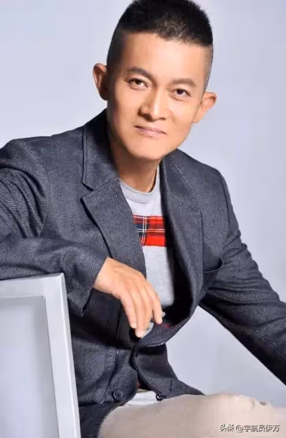 他是內娛「關係戶」,親哥強捧18部劇,如今成人生贏家卻飽受爭議