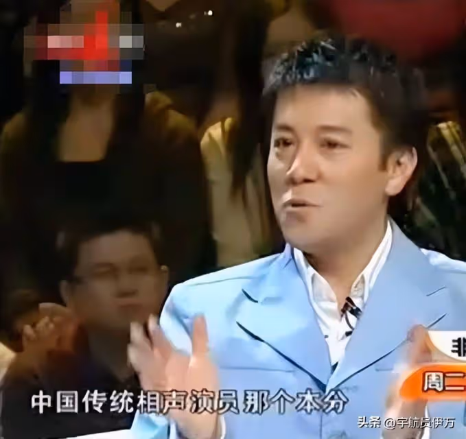 他曾給中央領導獻唱,卻因穿和服引眾怒,如今事業回春仍飽受爭議