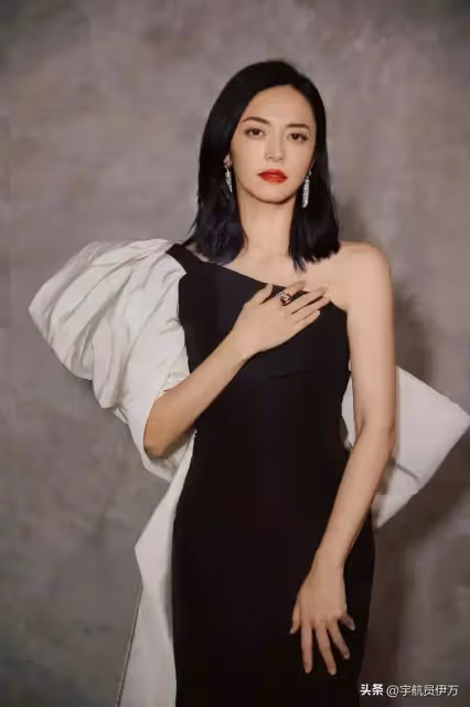 落魄到無戲可拍？看到蔡少芬和蔣欣的現狀，才明白姚晨真的沒說錯