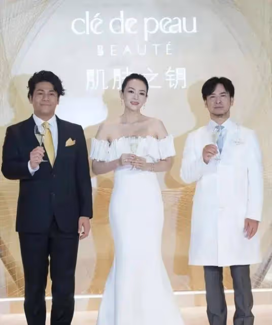 章子怡離婚後驚艷蛻變!45歲逆齡美貌背後的3個秘密