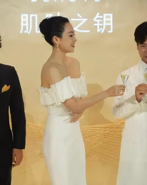 章子怡離婚後驚艷蛻變!45歲逆齡美貌背後的3個秘密