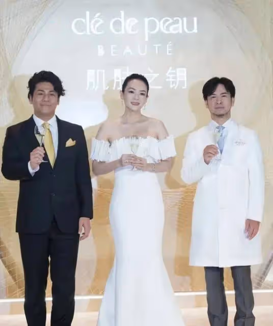 章子怡離婚後驚艷蛻變!45歲逆齡美貌背後的3個秘密