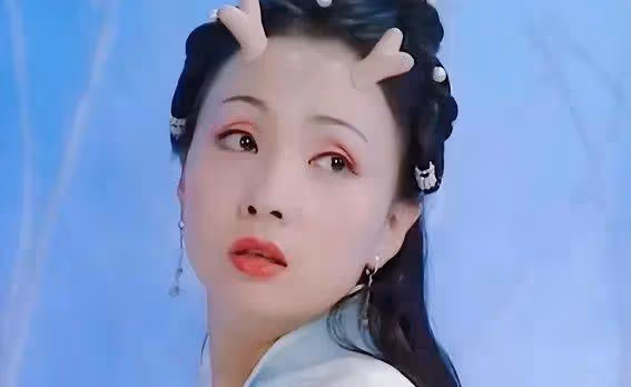 昔日小龍女今何在?53歲陶虹近照曝光,網友驚呼:這還是她嗎?